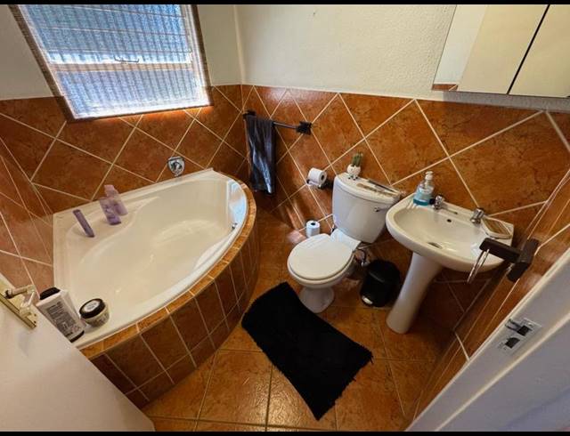 4 BEDROOM CLUSTER FOR SALE IN GLEN MARAIS